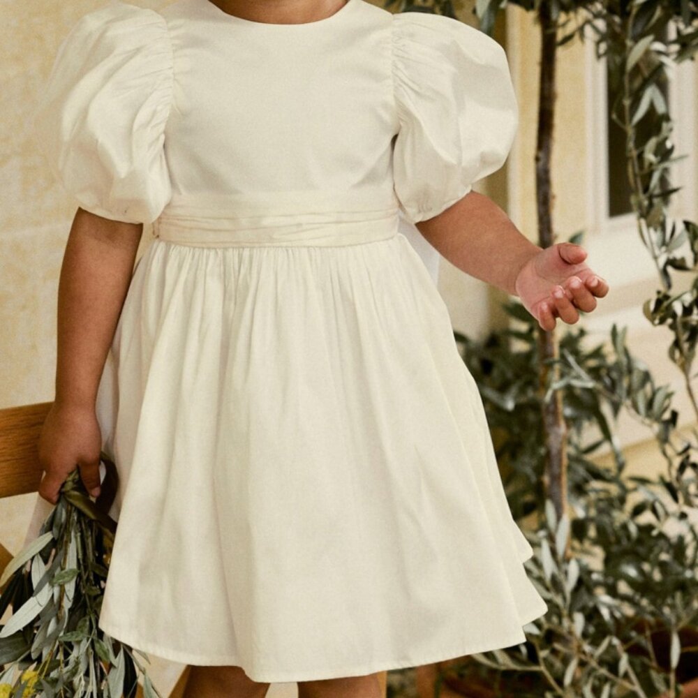Flower Girl Dress  - Puff Sleeve / Ivory / NEW / SIZE 6-7